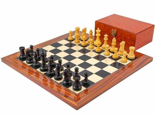 Ensemble "Supreme" Echiquier en Bois d'Erable et de Rose Doré, Jeu d'Echecs en Bois d'Ebene et Buis & Coffret de Rangement en Placage de Racines